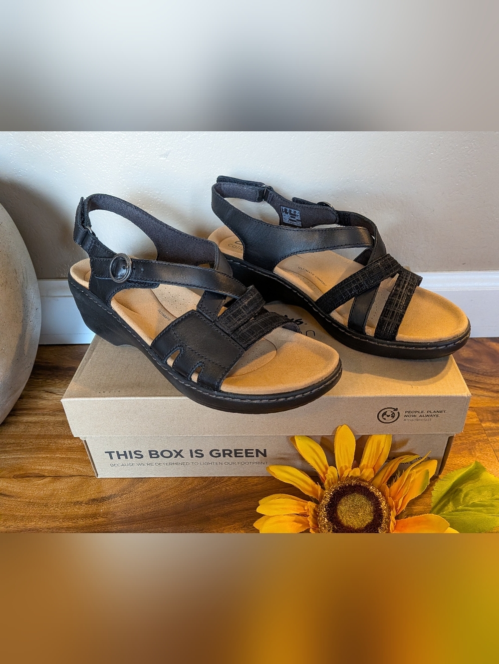 Clarks Women's Black Merliah Bonita Strappy Sandals Sz 8.5M NIB